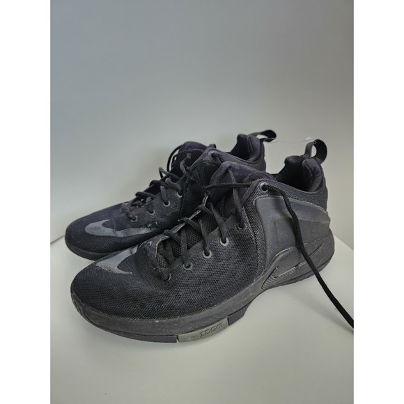 Lebron James Black Nike Sneakers (Size 9) - Picture 3 of 8